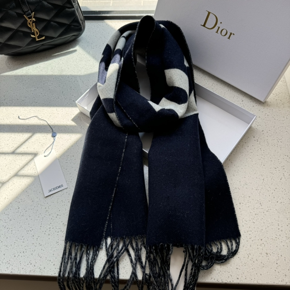 jacquemus navy scarf - Picture 2 of 5